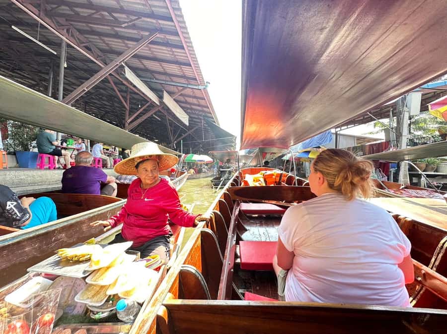 From Bangkok: Floating Market & Ayutthaya Private Day Trip - Wat Mahathat and the famous Buddha image