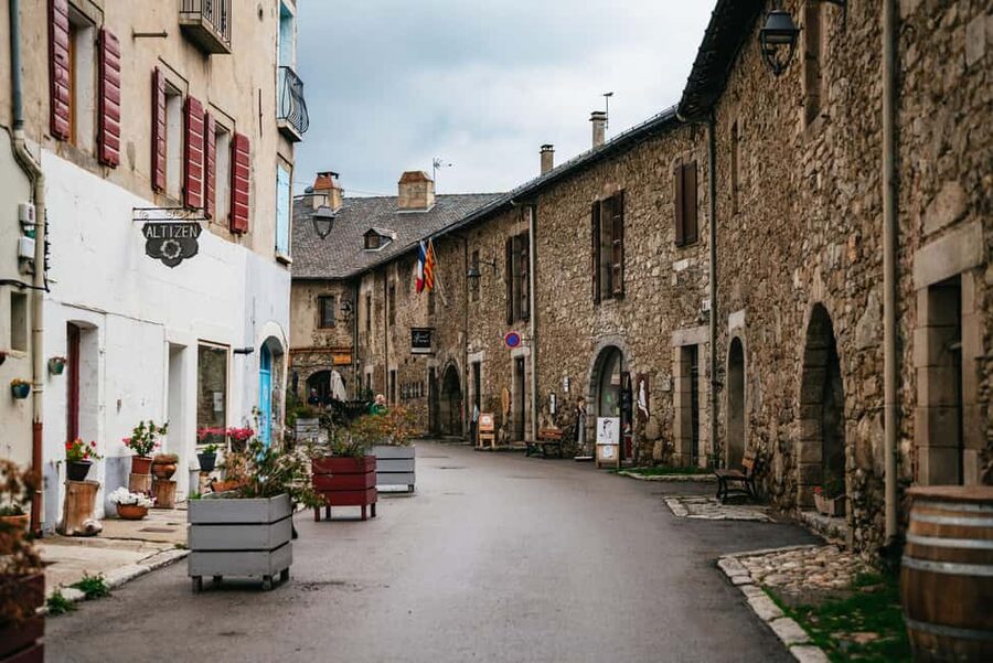 From Barcelona: Guided Day Trip to Andorra, France and Spain - Key points to know before you book