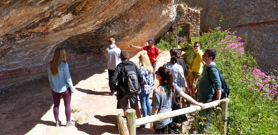 From Barcelona: Montserrat Full-Day Trip with Guided Hike - Santa Maria de Montserrat and La Moreneta