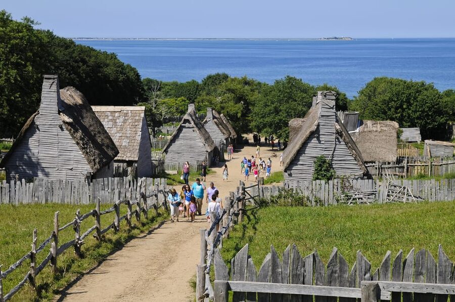 From Boston: Quincy, Plymouth, and Mayflower II Day Trip - Scituate Lighthouse and the American Army of Two