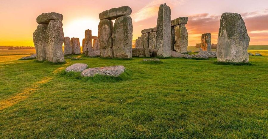 From Brighton: Stonehenge and Bath Full-Day Trip - Setting out from Brighton by executive coach