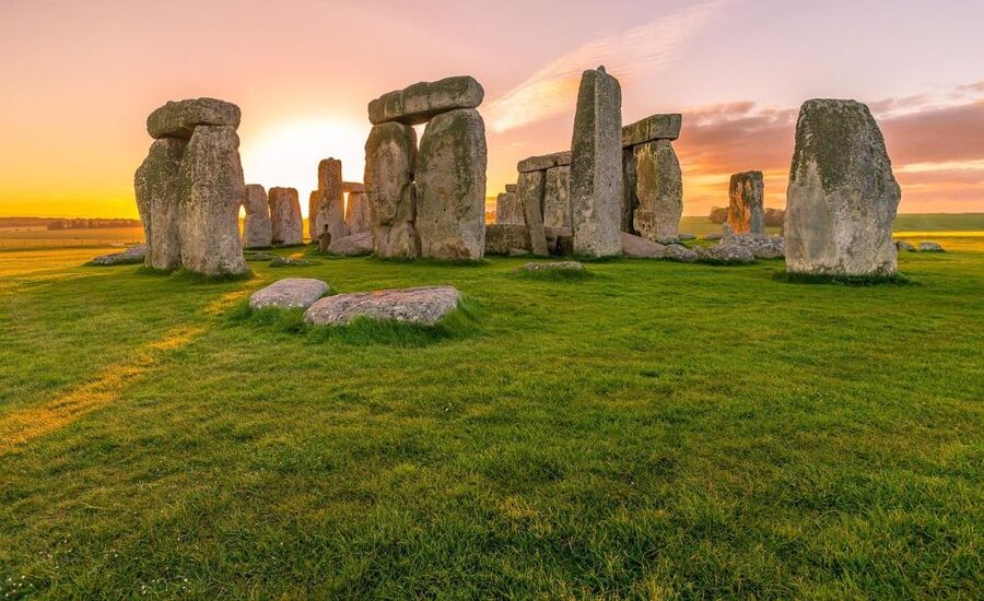 From Brighton: Stonehenge and Bath Full-Day Trip - Bath’s Georgian streets and grand proportions