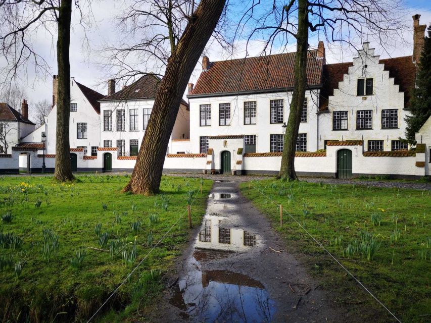 From Brussels: Bruges Day Trip with Boat Tour Option (ENG) - Key points at a glance