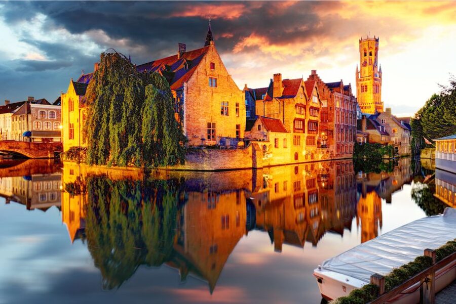From Brussels: Bruges Day Trip with Boat Tour Option (ENG) - The real value of a $50 day trip