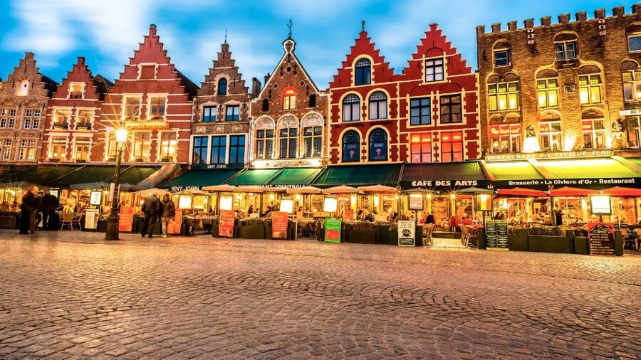From Brussels: Bruges Day Trip with Boat Tour Option (ENG) - What the guides add to the day
