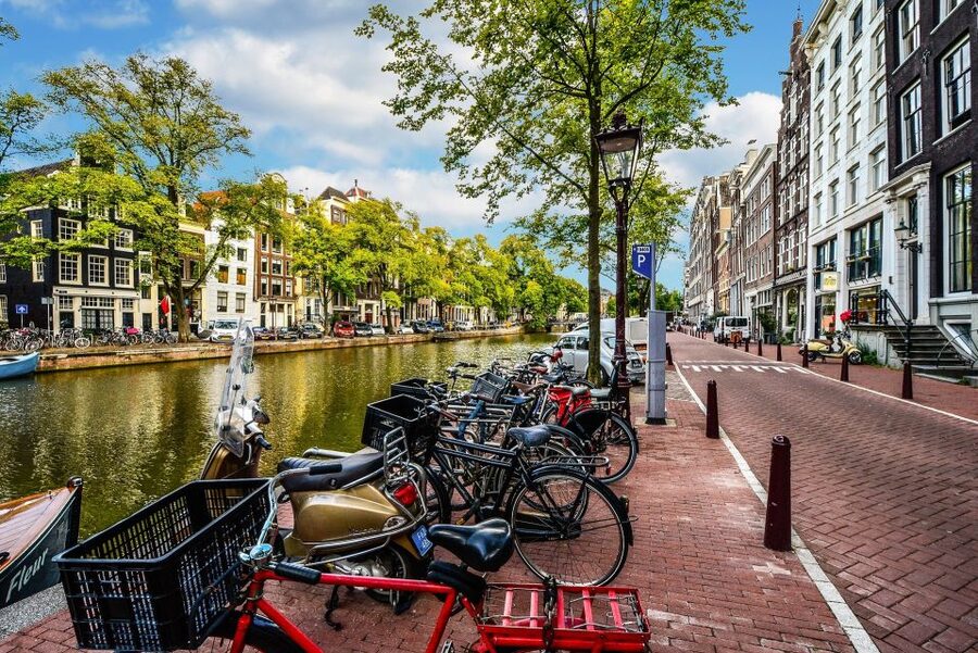 From Brussels: Cheese, Clogs & Windmills Amsterdam Day Trip - A long day that links rural Holland with Amsterdam