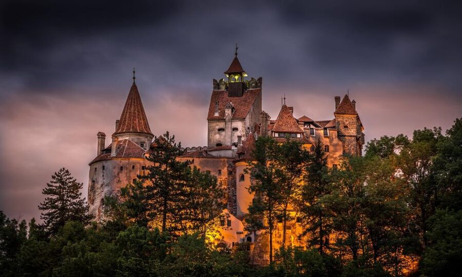 From Bucharest: Day Trip to Dracula and Peles Castle - Peles Castle and Romania’s royal setting