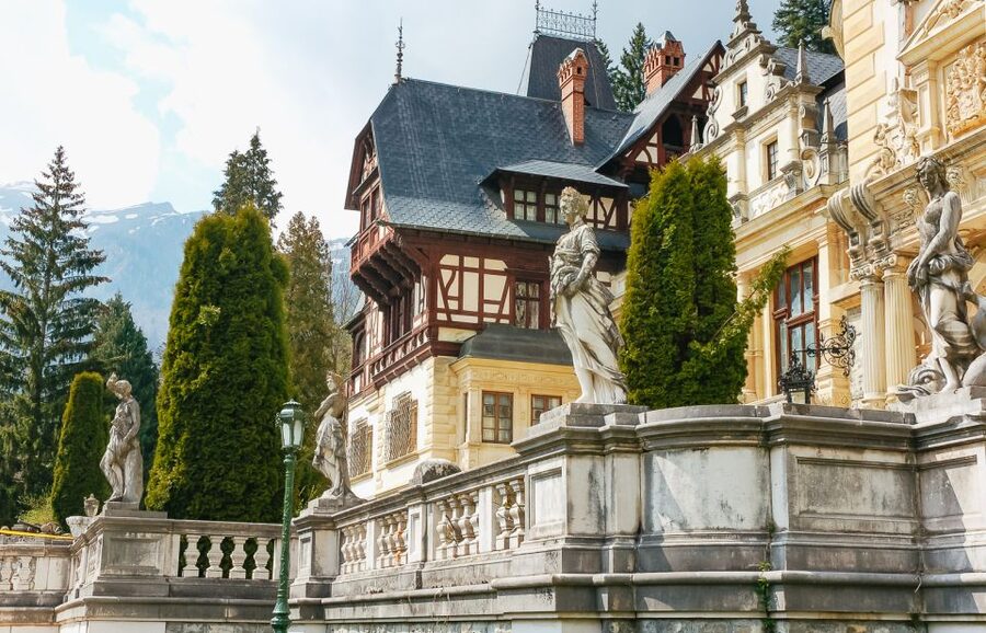 From Bucharest: Day Trip to Dracula and Peles Castle - Leaving Bucharest for the Prahova Valley