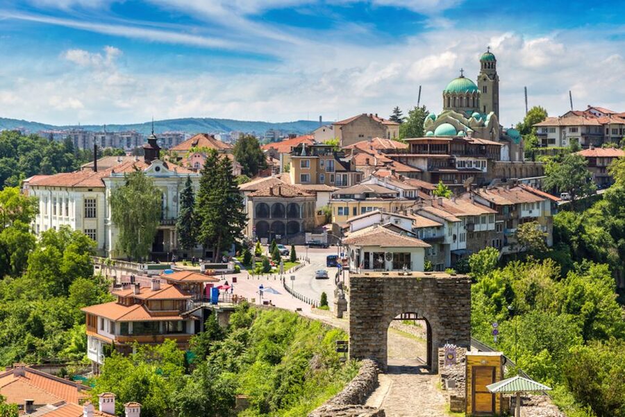 From Bucharest: Small Group Day Trip to Medieval Bulgaria - Key points to know before crossing the Danube