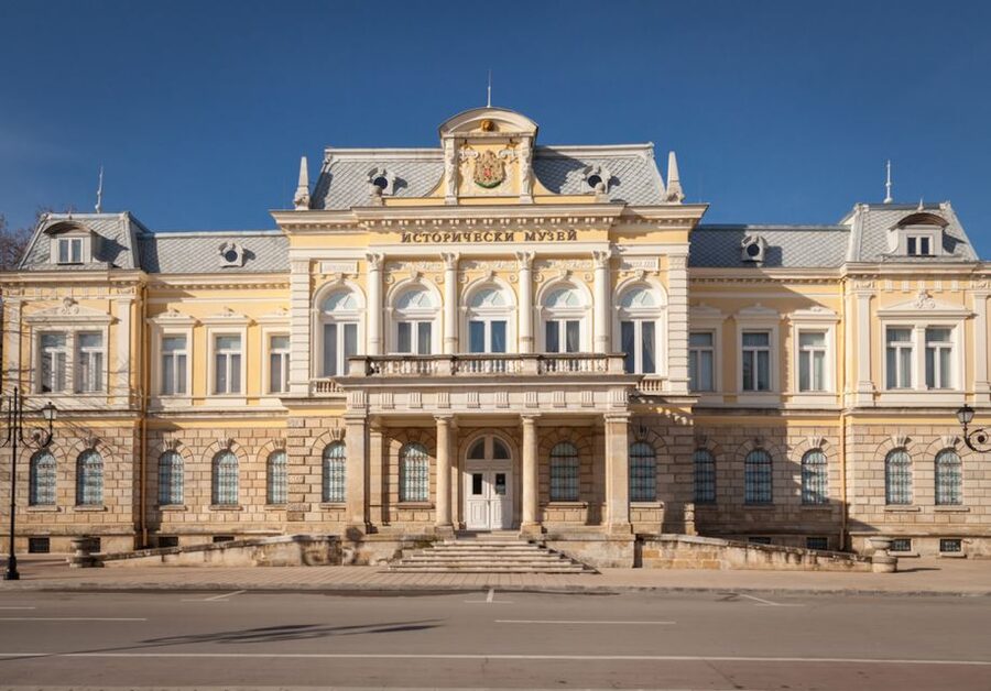 From Bucharest: Small Group Day Trip to Medieval Bulgaria - Timing, passports, and practical preparation