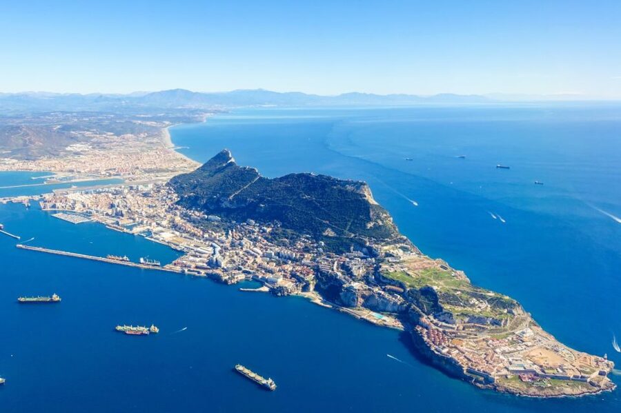 From Cadiz/El Puerto/Jerez: Gibraltar Sightseeing Day Trip - Crossing into Gibraltar