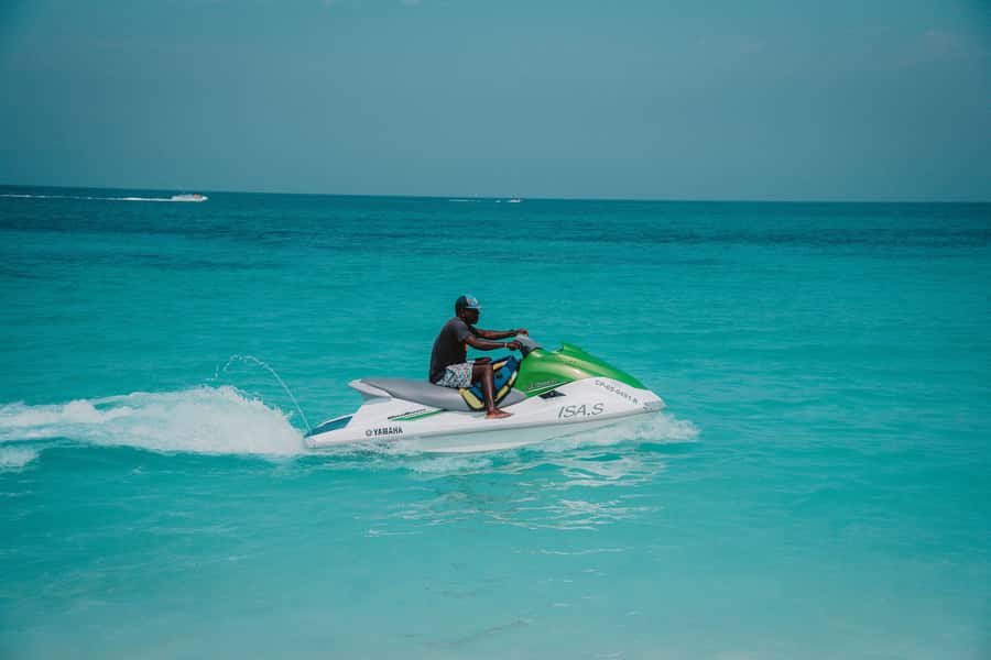 From Cairo: Red Sea Full-Day Trip with Optional Jet Ski Ride - A day room, if you want one