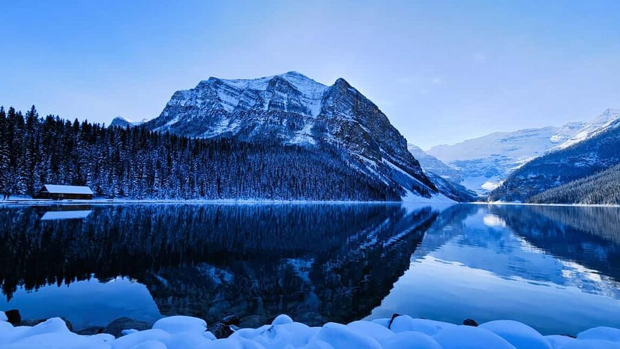 From Calgary/Canmore: Banff National Park Premium Day Trip - Two Jack Lake and Lake Minnewanka