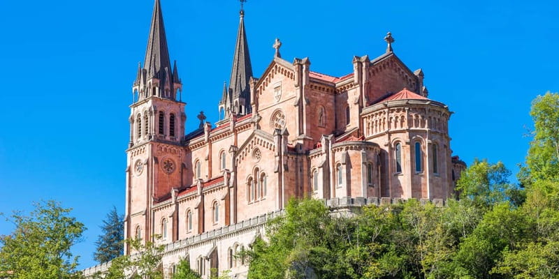 From Cangas de Onis: Covadonga Lakes Guided Day Trip - Why this short Asturias trip works