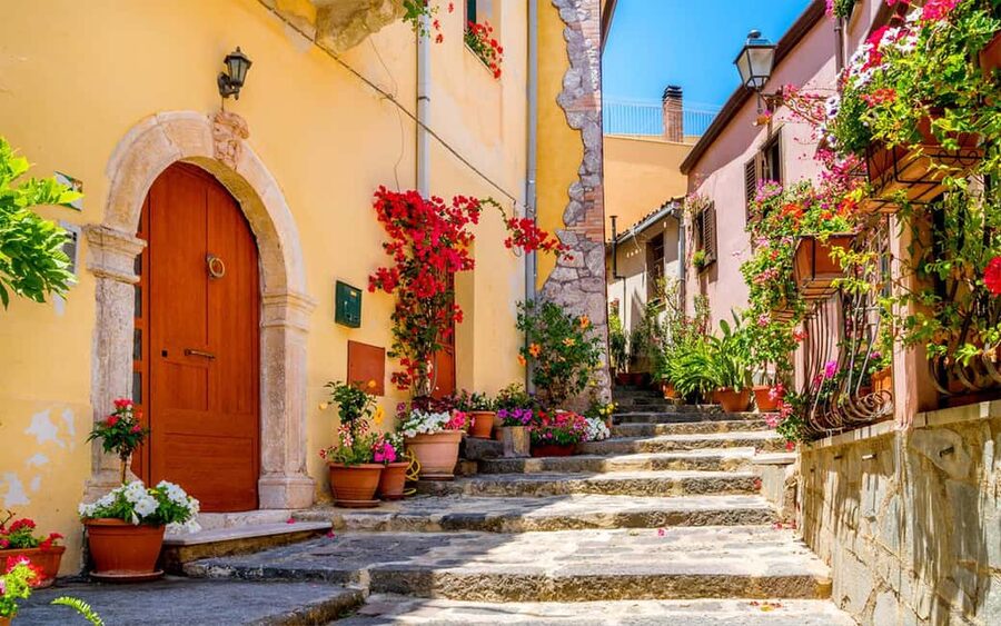 From Cefalù: Day Trip to Mount Etna and Taormina - The early start from Cefalù