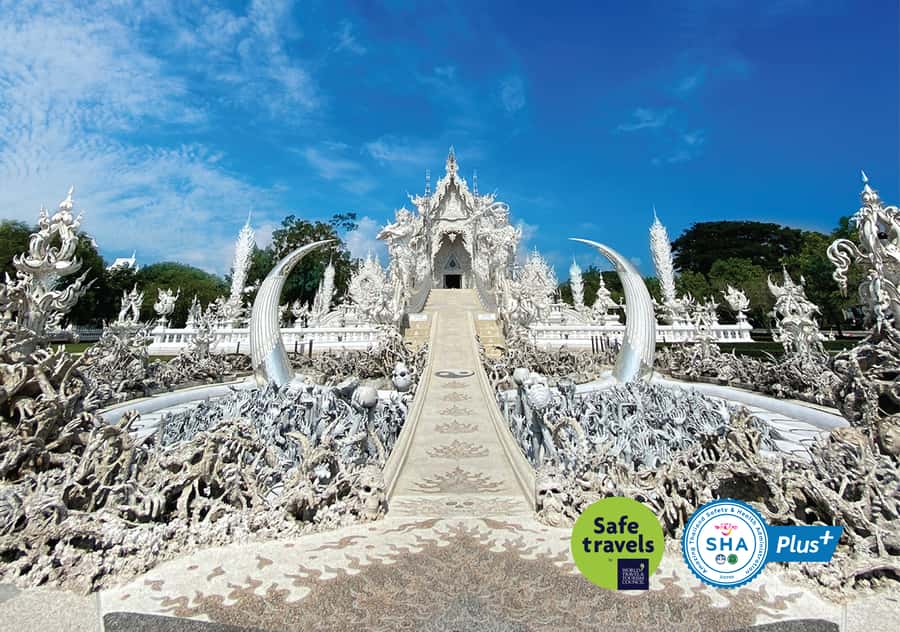 From Chiang Mai: White Temple & Golden Triangle Day Trip - A long but well-managed drive from Chiang Mai