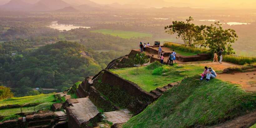 From Colombo: Sigiriya and Dambulla Day Trip with Safari - Guides, vehicles, and the small-group feel