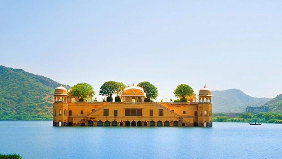 From Delhi: Jaipur Day Trip by Fast Train or Private Car - Jantar Mantar: the stop that rewards explanation