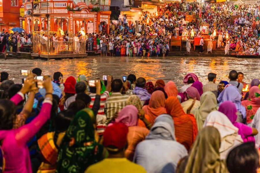 From Delhi: Rishikesh and Haridwar Day Trip - A one-hour yoga session with practical clothing advice