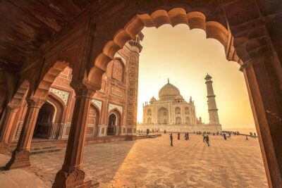 From Delhi: Taj Mahal & Agra Private Day Trip with Transfers