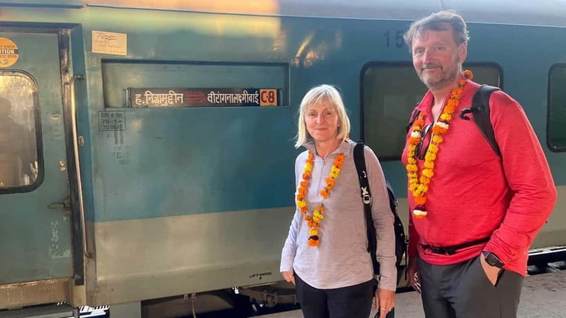 From Delhi: Taj Mahal Day Trip by Fast Train with Transfers - What the drivers and guides add