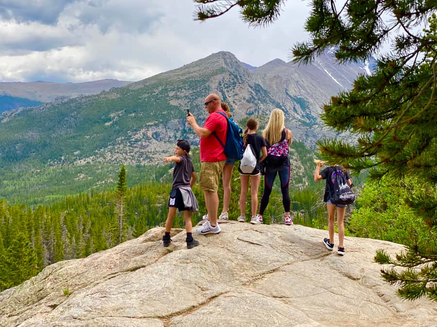 From Denver: Rocky Mountain National Park Day Trip and Lunch - Picnic lunch with the Rocky Mountains nearby