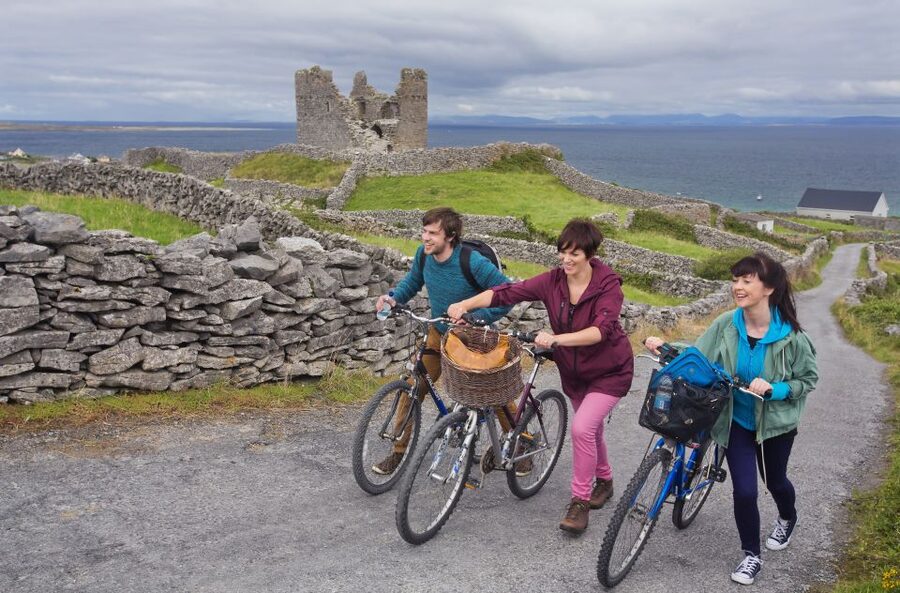 From Doolin: Day Trip to Inisheer with Bike or Bus Tour - Cycling the stone-walled lanes