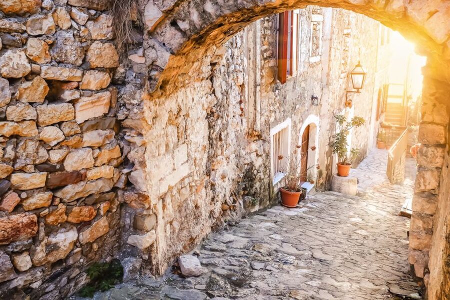 From Dubrovnik: Montenegro Day Trip - Three hours inside Kotor’s old walls