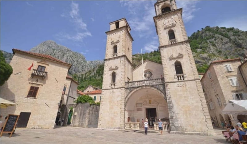 From Dubrovnik: Montenegro Day Trip with Boat Cruise - Kotor’s old town and the 30-minute guided walk