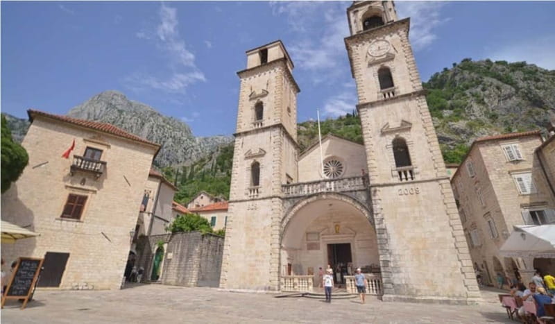 From Dubrovnik: Montenegro Day Trip with Cruise in Kotor Bay - Group size, comfort, and the pace of the day