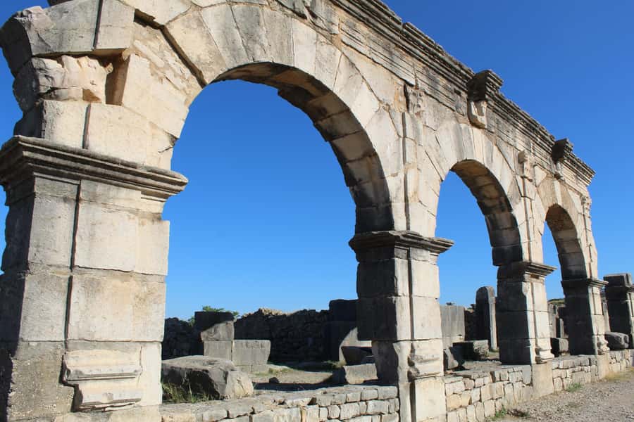 From Fez: Volubilis Moulay Idriss and Meknes Day Trip - From Fez to the Roman ruins of Volubilis