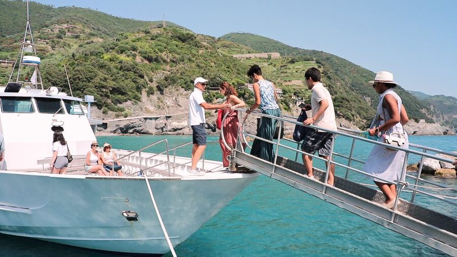 From Florence: Cinque Terre Day Trip with Optional Lunch - The long ride from Florence to Liguria