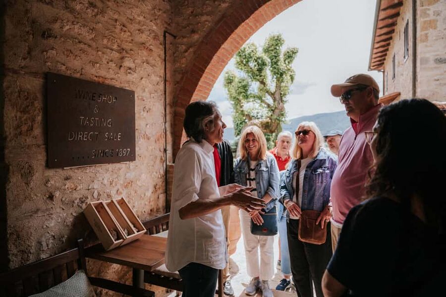 From Florence: Ultimate Tuscany Day Trip with Wine & Lunch - San Gimignano and its medieval towers
