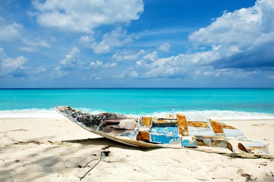 From Fort Lauderdale: Day Trip to Bimini - Beach time, clear water, and the resort option