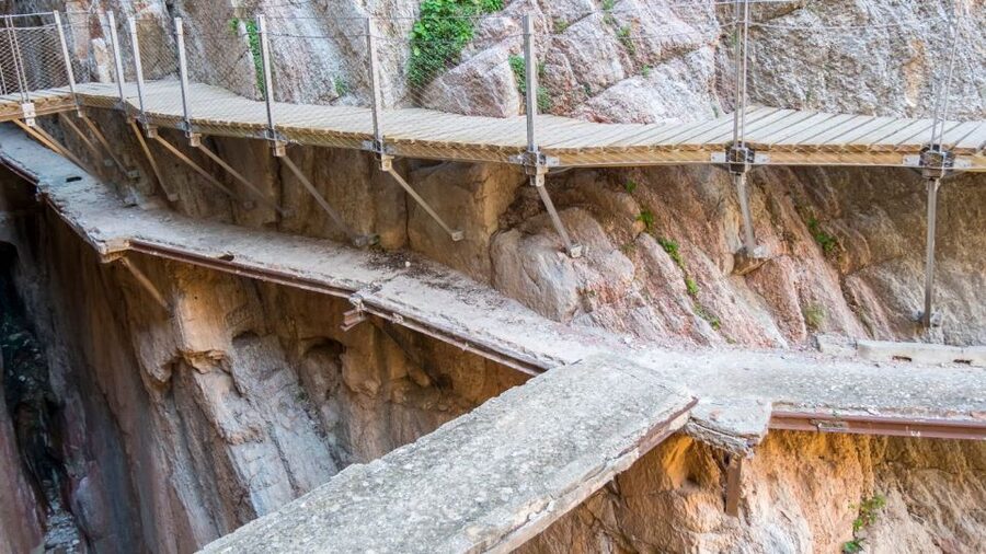 From Fuengirola: Caminito del Rey Guided Day Trip - The coach from Fuengirola takes care of the hard part
