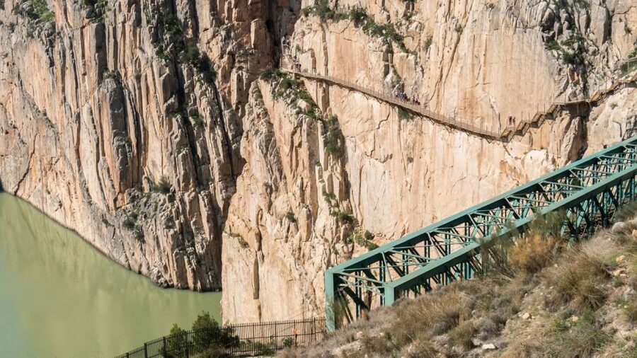 From Fuengirola: Caminito del Rey Guided Day Trip - What to pack for a comfortable walk
