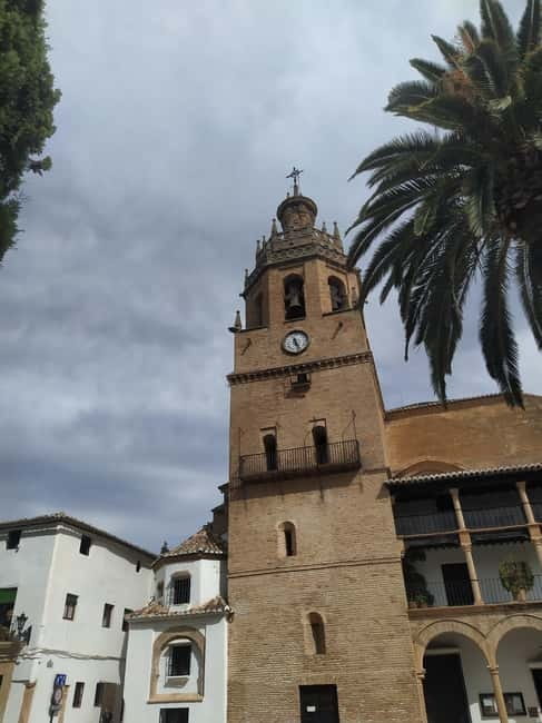 From Fuengirola: Ronda+Setenil de las Bodegas Day Trip - Entering Ronda through Alameda del Tajo