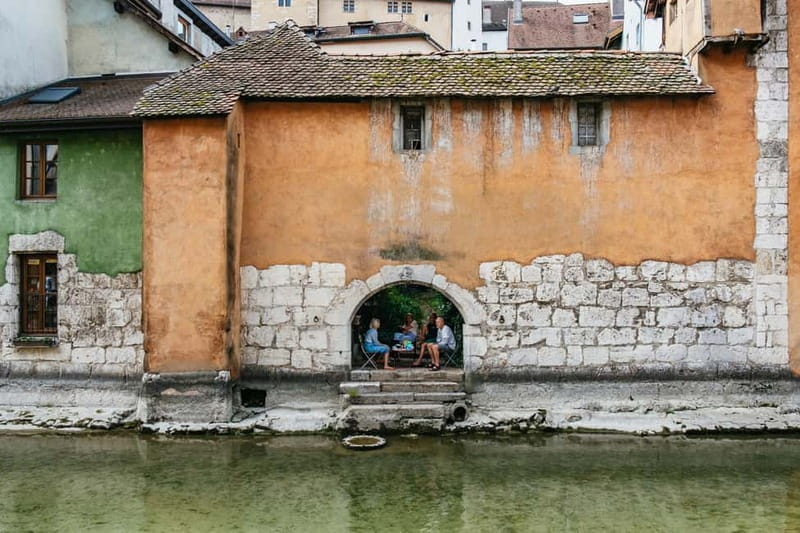 From Geneva: Annecy Half-Day Trip - Group size, guide quality, and the overall pace