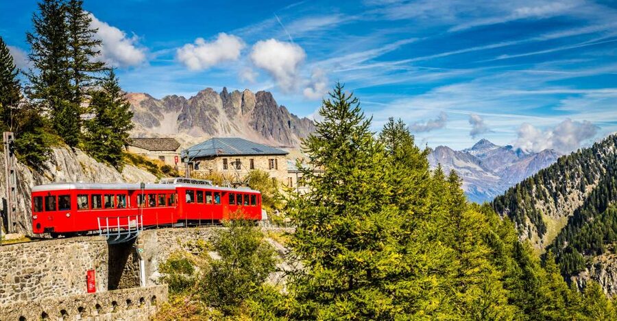 From Geneva: Chamonix Mont-Blanc Private Day Trip - The scenic drive from Geneva into the Arve Valley