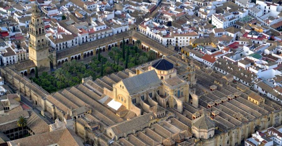 From Granada: Córdoba Day Trip with Mezquita Guided Tour - Córdoba after the monument: choose your own route