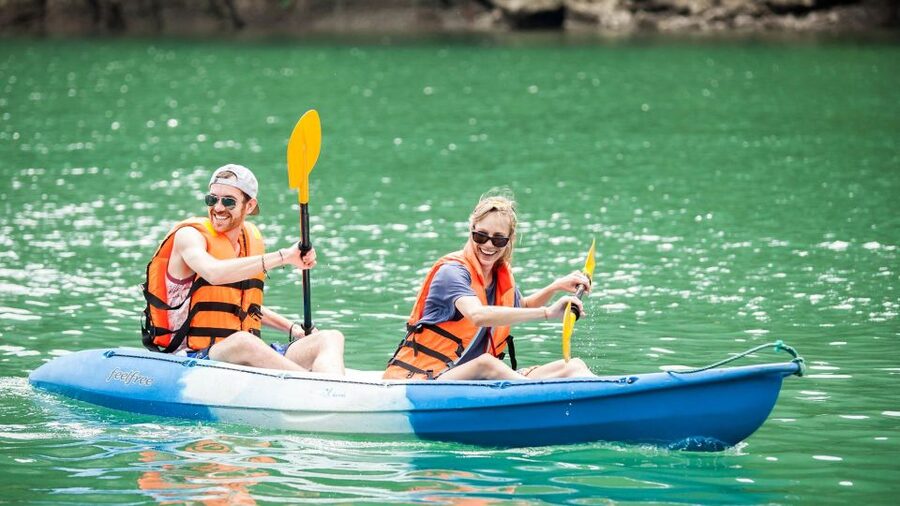 From Hanoi: Halong Bay 1 Day Trip Visit Cave, Island, Kayak - Titop Island: hilltop view or beach time