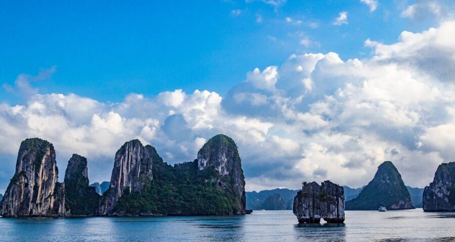 From Hanoi: Halong Bay Day Trip with Lunch and Transfers - Key points to know before booking