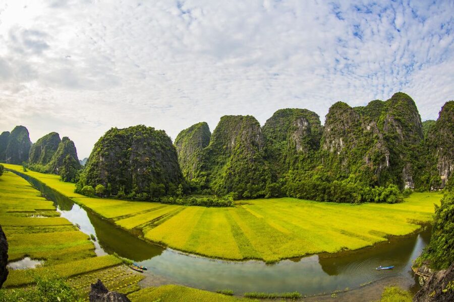 From Hanoi: Hoa Lu, Mua Cave and Tam Coc Full-Day Trip - Climbing Mua Cave Viewpoint