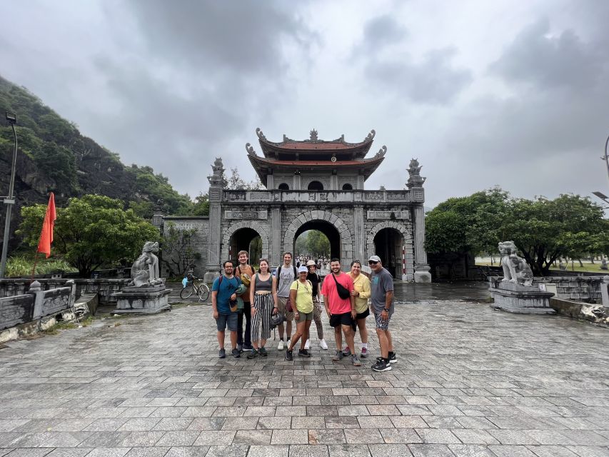 From Hanoi: Hoa Lu, Mua Cave and Tam Coc Full-Day Trip - Vietnamese lunch and what to expect