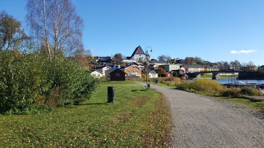 From Helsinki: Porvoo Guided Day Trip with Transportation - Leaving Helsinki for old Porvoo