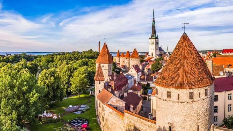 From Helsinki: Return Day Trip Ferry Ticket to Tallinn - Making the most of up to 9.5 hours