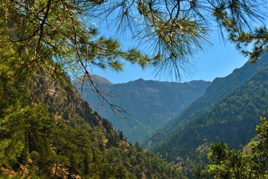 From Heraklion: Samaria Gorge & Agia Roumeli Hiking Day Trip - Who should book this hike