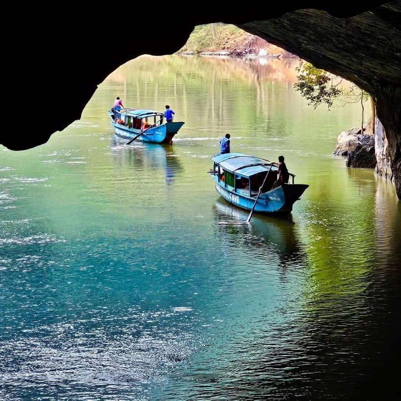 From Hue: Phong Nha Cave & Paradise Cave Full-Day Trip - Paradise Cave: 500 steps and a huge dry chamber