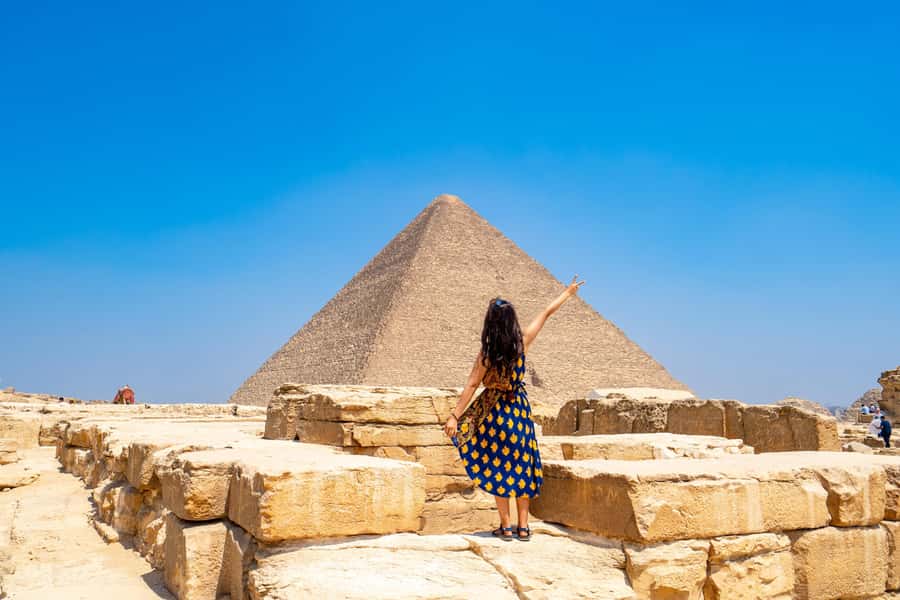 From Hurghada: Grand Egyptian Museum Pyramids Cairo Day Trip - Meeting the Sphinx and entering the Valley Temple