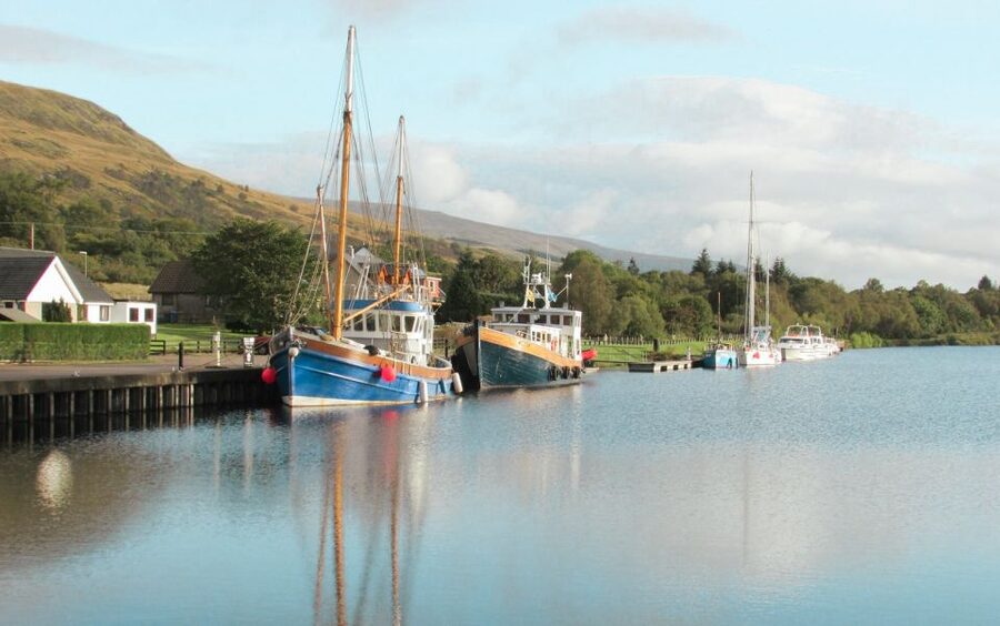 From Inverness: Loch Ness and the Highlands Day Trip - Choosing the Loch Ness cruise